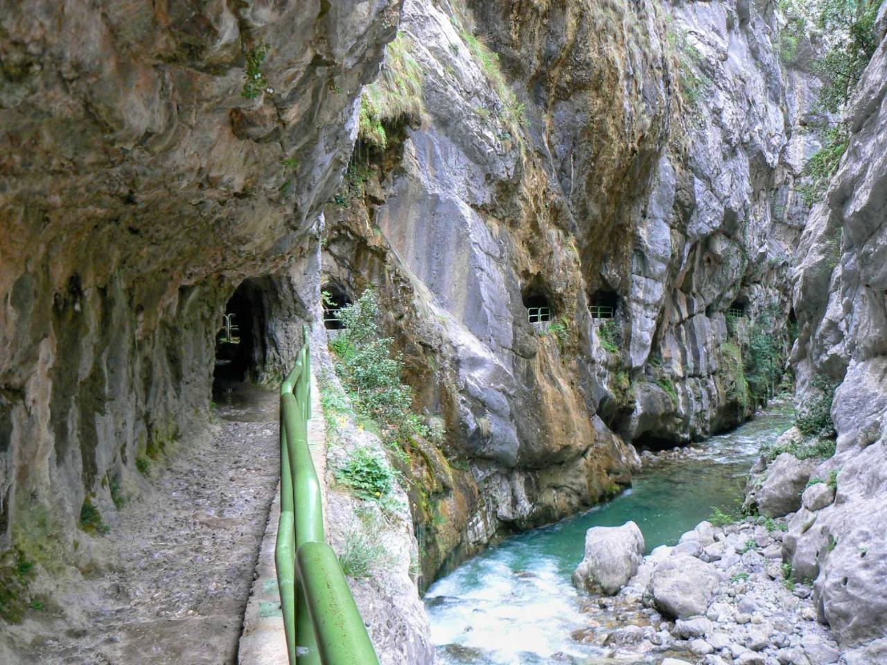 Rurales Azabache * Villaviciosa (Asturias)